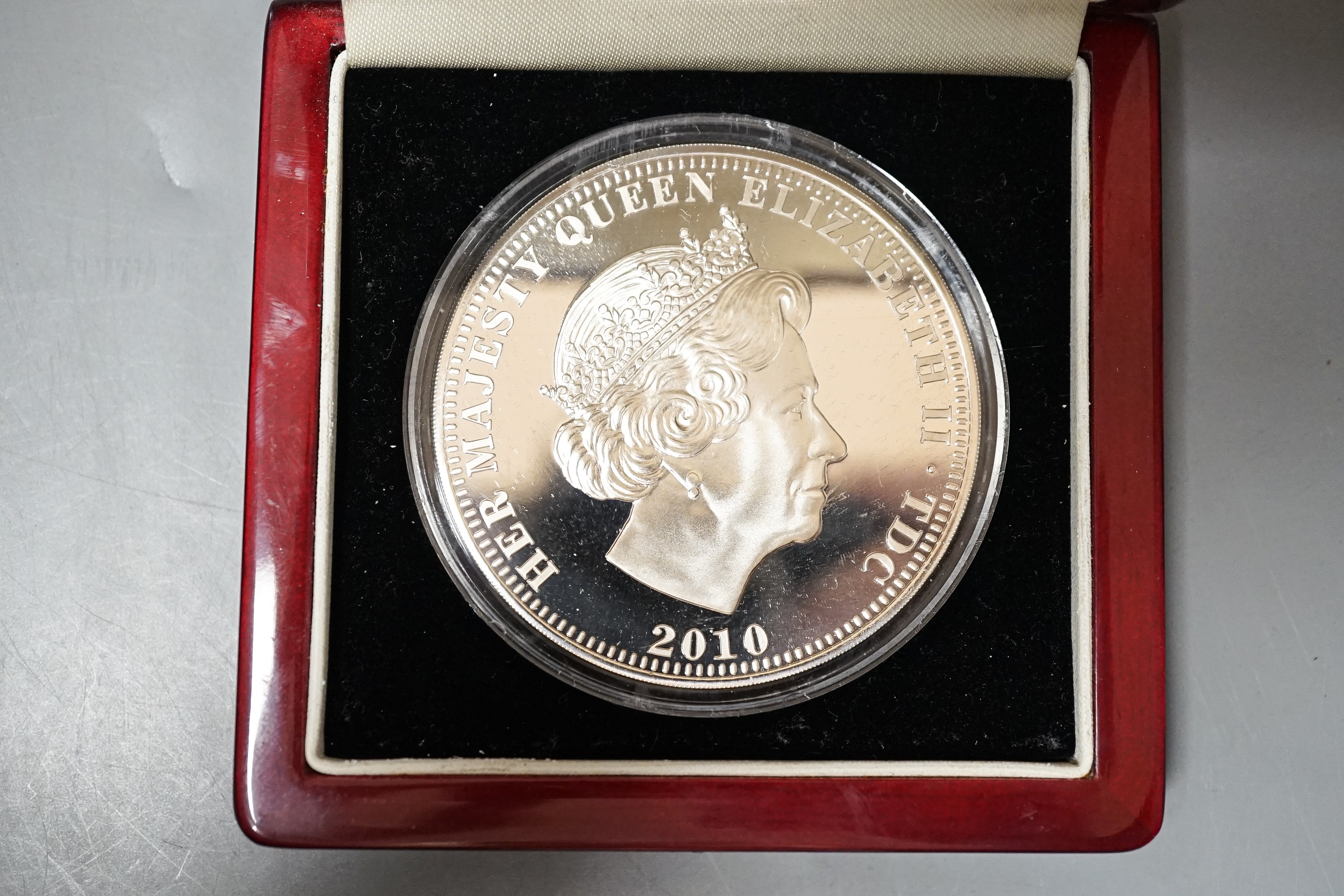 Two London mint Tristan da Cunha £10 proof silver coins, each 5oz, cased with certificates (2)